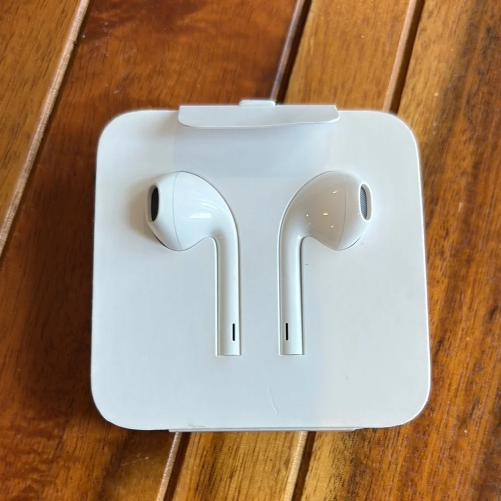Apple EarPods Wired Headphones